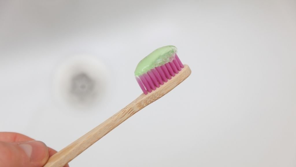 Cuidados después de un blanqueamiento dental para mantener una sonrisa blanca - Be Dharma Dental 1