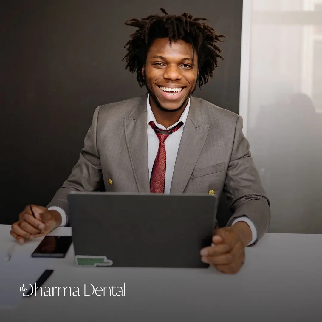 Diseño de sonrisa para hombres Colombia - Clínica odontológica Be Dharma Dental
