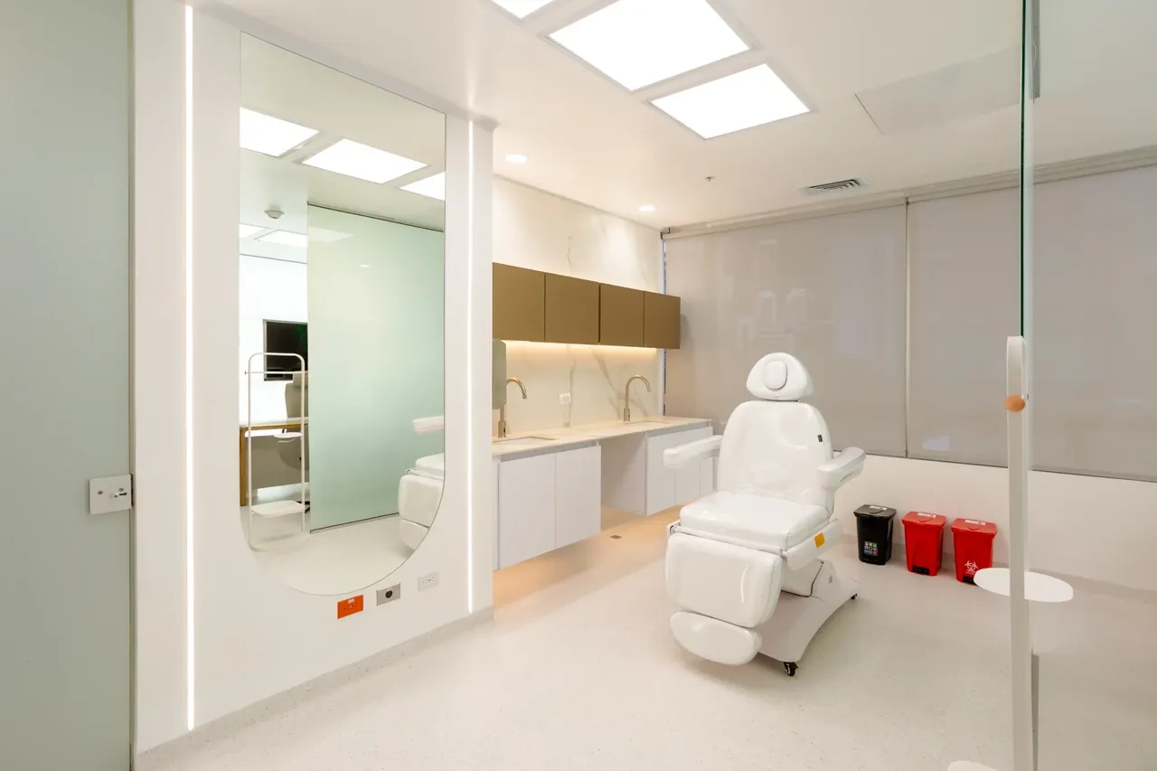 Private dental treatment room at Be Dharma, Torre M&eacute;dica Oviedo, Medell&iacute;n